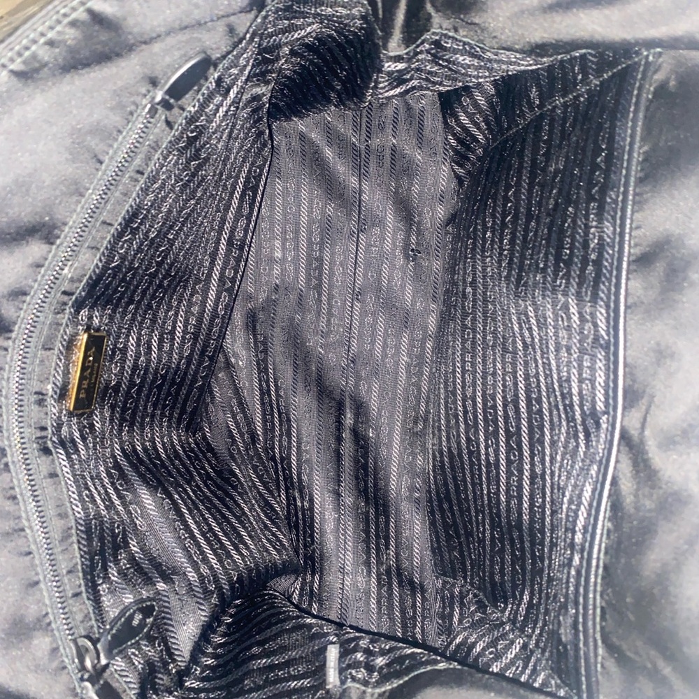 Prada Saffiano-Trimmed Parrot Tote - Picture 5 of 8